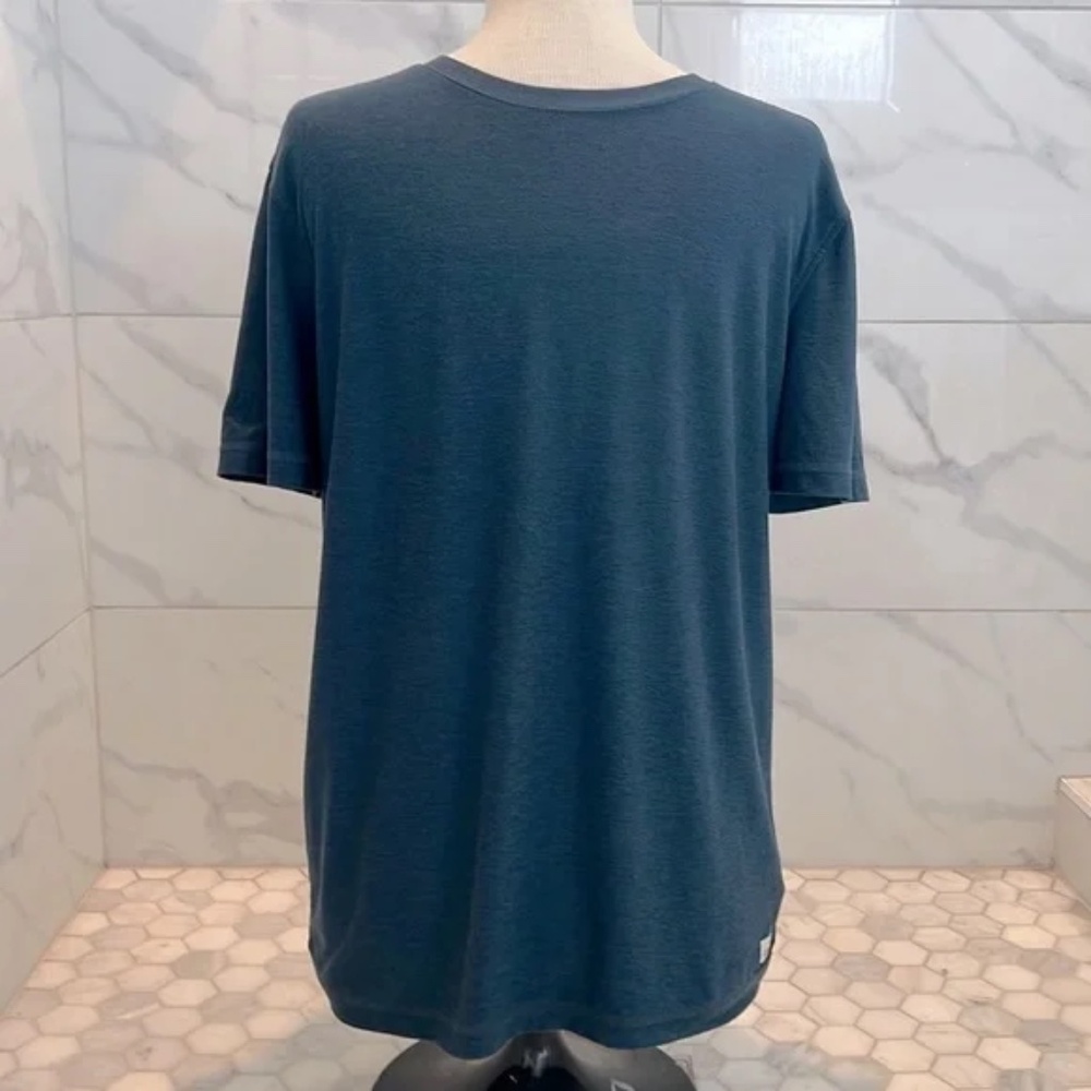 Vuori Strato Tech Tee - Navy Heather - S